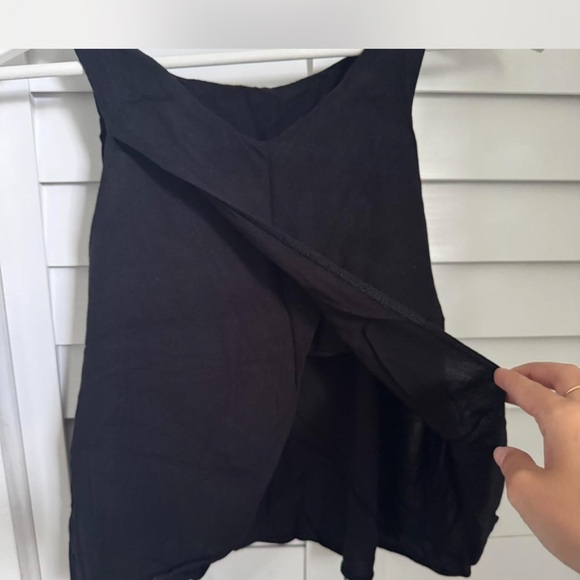 Black Sleeveless Women's Top - Picture 3 of 3